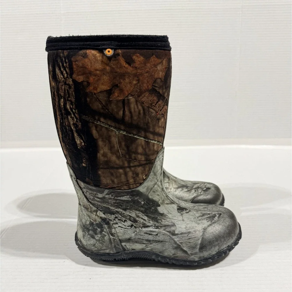 BOGS Classic High - Youth Camo Boots - Size 2